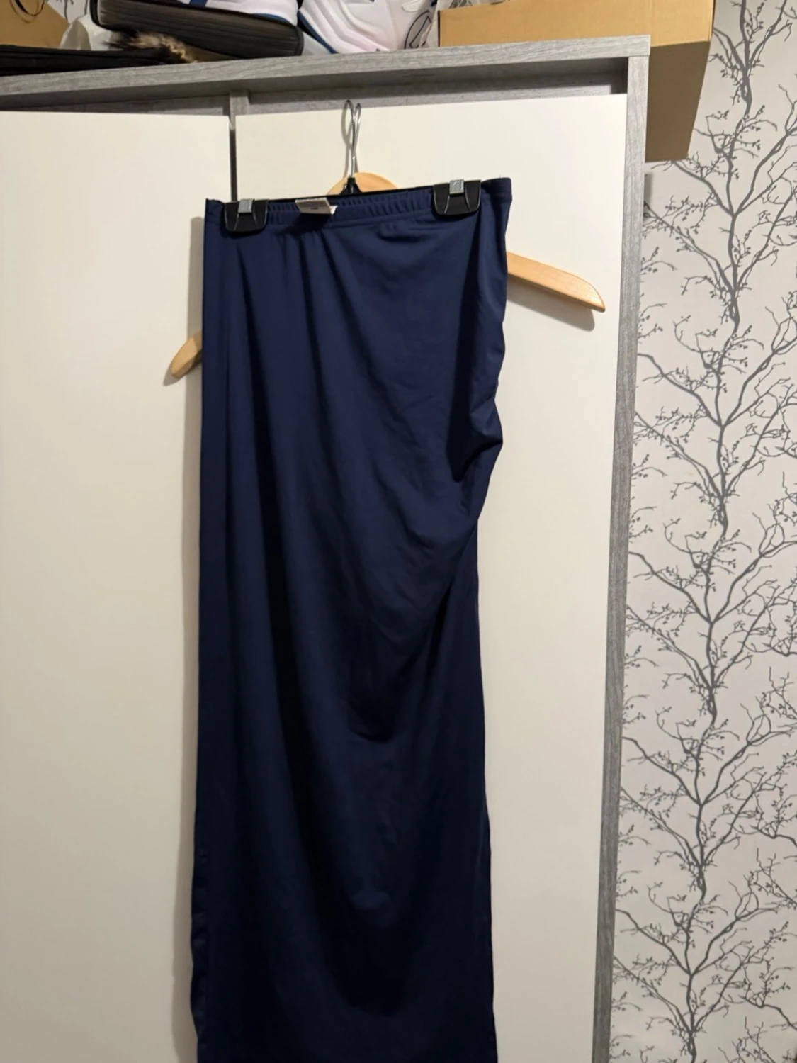 Mörkblå långkjol med slits