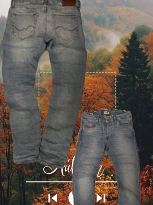 Ljusblå jeans från Jack and jones - Säljer ett par ljusblå jeans från Jack and jones med klassisk femficksmodell och raka ben. Jeansen har snygga slitningar och kontrastsömmar, samt Jack and jones  signaturbroderi på bakfickorna. Perfekta för en avslappnad och trendig look. Skriv vid minsta lilla, priset är diskuterbart👍