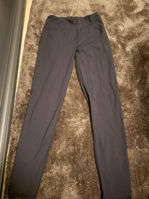 Träningstights  - Träningstights från Body. Storlek M. Använda.