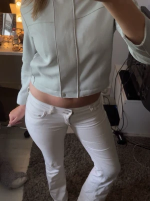 grå jacka - Snygg grå jacka, aldrig använd💞.