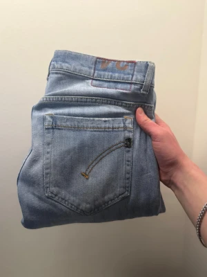 Dondup George  - Säljer nu dessa feta Dondup George jeans, skriv för fler bilder /frågor😊