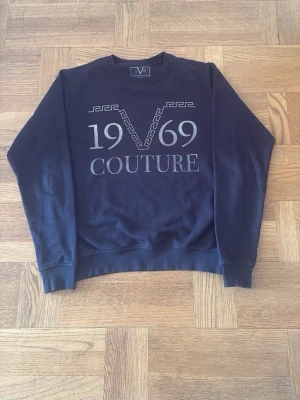 Couture tröja  - Couture tröja pris kan diskuteras 