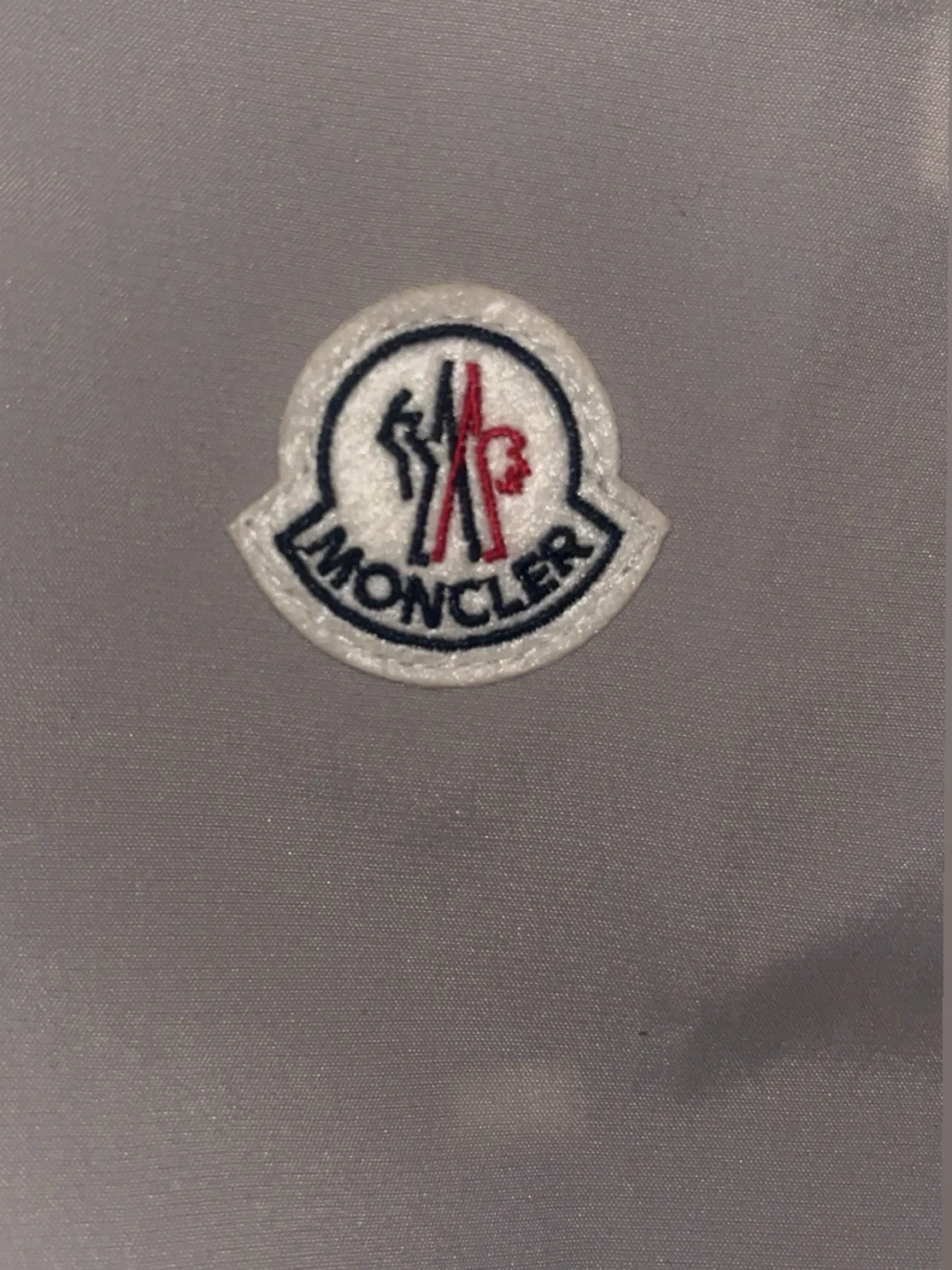 Grå vindjacka från Moncler - 4