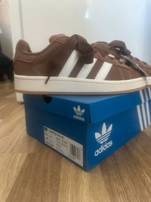 Adidas Campus 00s sneakers - Helt nya Adidas Campus 00, storlek 38. 