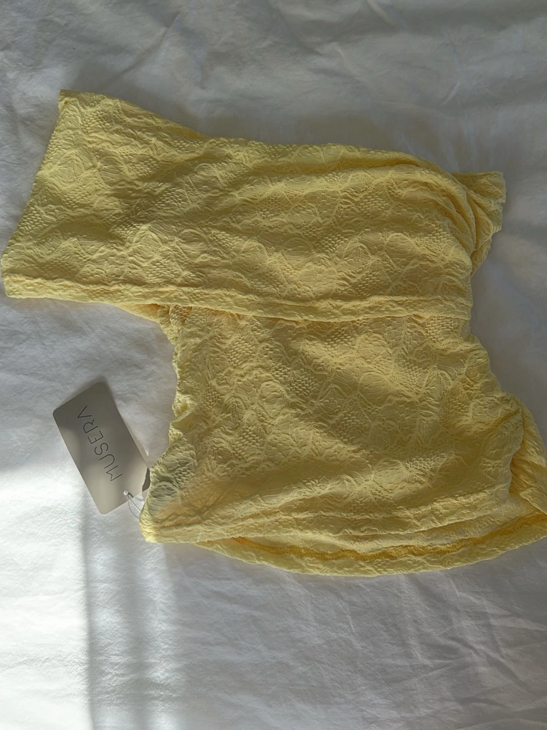 Gul spetsig oneshoulder topp - 2