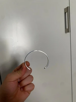 Riktigt nice metal armband  - Lite lyxigare armband väldigt fresh liksom. Man kan ändra storlekar 