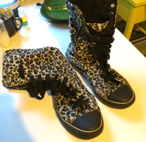  - För breda fötter leopard