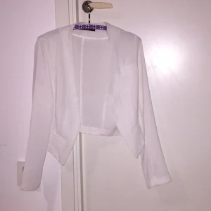  - Kavaj Gina
Sparsamt använd!:)