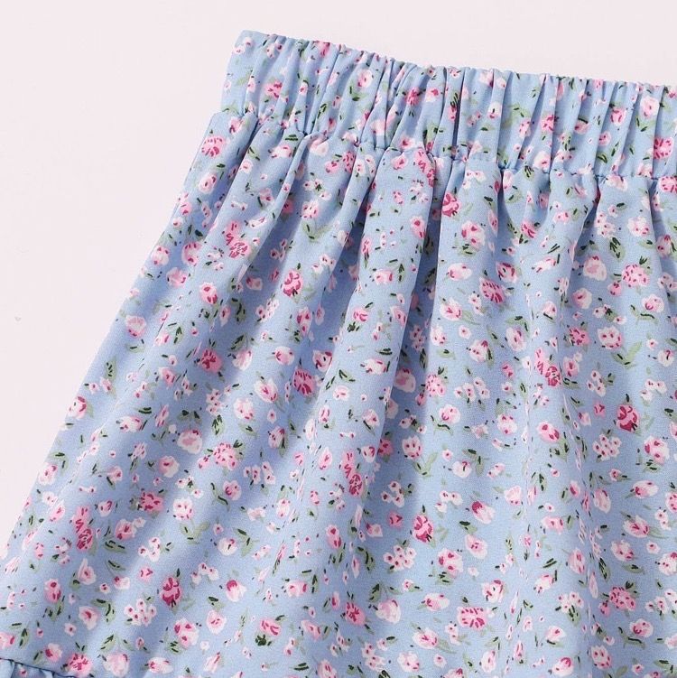 Säljer denna slutsålda kjol från shein. Andvänd endast 1 gång så i nyskick. 100kr+ frakt:) . Kjolar.