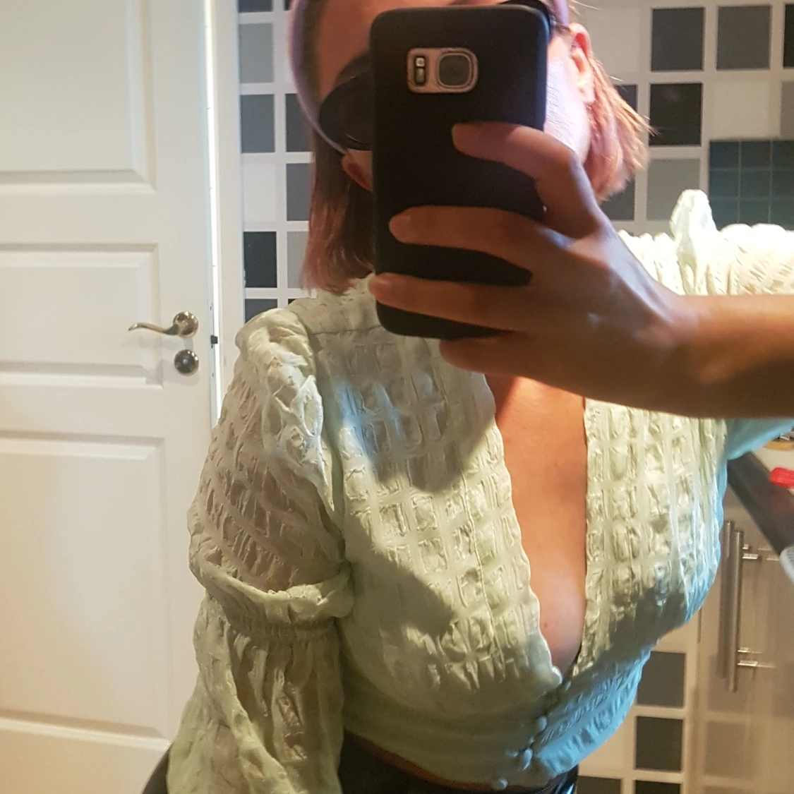 Ljusgrön topp med puffärm  - 91