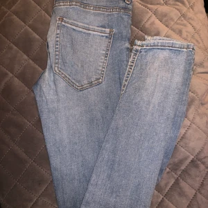 Jeans - Ljusblåa jeans, oanvända