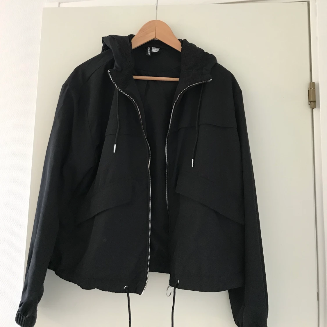 Svart vindjacka  - 90