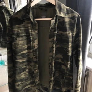 Militärjacka - Säljer nu min jacka från primark, super skön och så snygg!