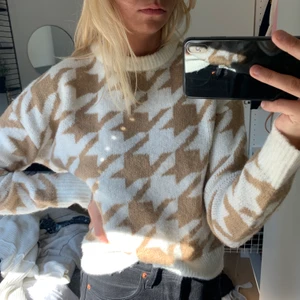 Stickad tröja  - Stickad tröja storlek S 80 kr + frak 