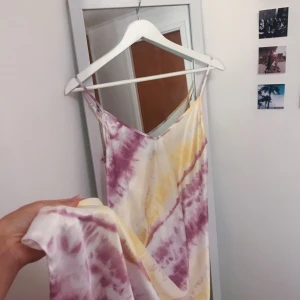 Långklänning  - Fin långklänning från bershka som aldrig kommer till användning!