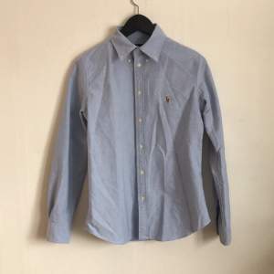 Blå custom fit skjorta från Ralph Lauren, endast testad 😊