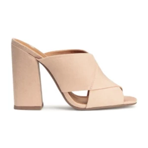  - NYA oanvända fina skor från H&M i strl 37. Nypris 299:- 