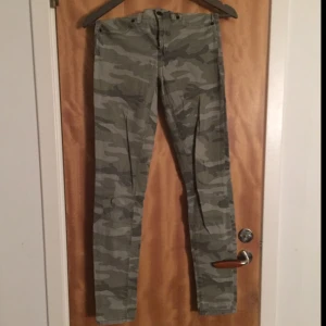  - Köpt på carlings. Saints and mortals 