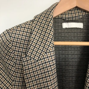 Kavaj/blazer - Kavaj från HM, nypris 399, säljer för 110kr. Frakt ingår :) 