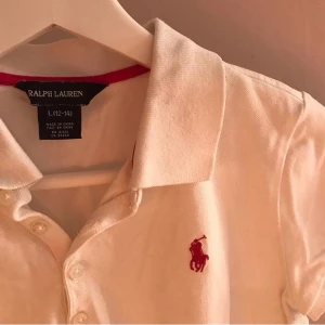 Piké  - Pikétröja med knappar