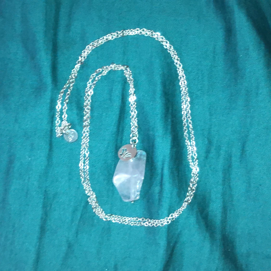 Lång kristall halsband