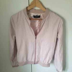  - Bomberjacka storlek XS