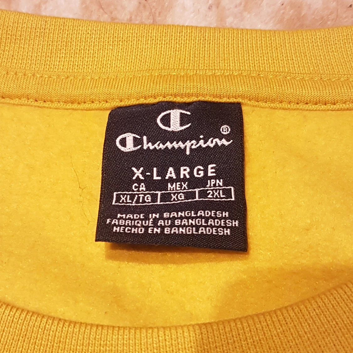 Champion sweater size XL - 90