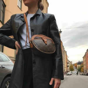  - Snygg skinnkappa, köpt på second hand (Beyond Retro) i höstas. Fraktar eller möter upp 😃