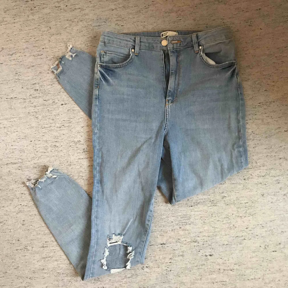 Gina Tricot jeans, använda en gång. . Jeans & Byxor.