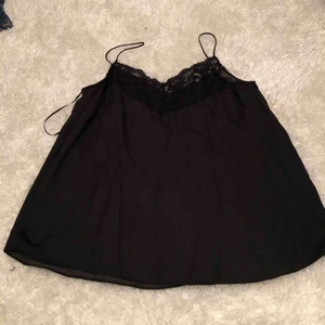  - Linne med spets 30kr + frakt