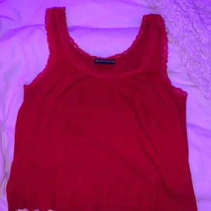  - As najs linne från brandy Melville lite avklippt bra kvalitet d typ strlk S men stretchigt