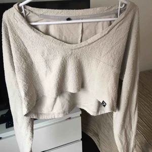  - gymshark crop hoodie