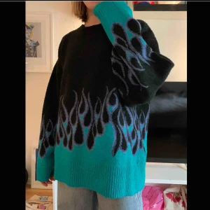  - Weekday sweatshirt, köparen står för frakt 🖤