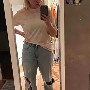  - Batik tisha från weekday, sjukt snygg men lite för oversized för min smak