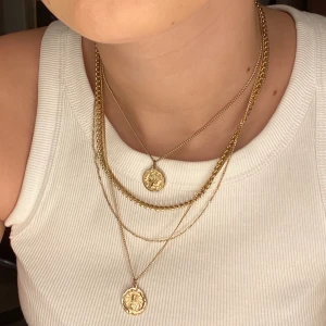 Halsband - Jättefint halsband med flera halsband i ett, använt ca 1 gång då jag har många andra halsband💖