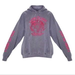 Pretto little thing - Säljer en fin hoodie den är xs men passar mig som har s om man vill ha den lite overzised