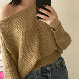 Stickad tröja - Tröja från na-kd. Använd några gånger, i fint skick. Storlek S 