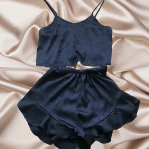 Set - Superfint set med marinblå sovkläder😍 RESERVERAD!!!