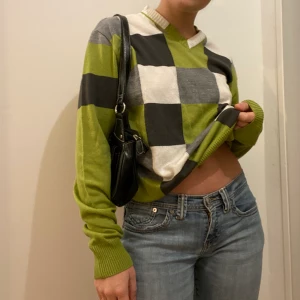 Snygg tröja! - Snygg tröja i rutigt mönster! Möts på söder annars står köparen för frakt på 62kr❤️