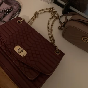 Zadig Voltaire  - Kolla bilden nedan. 