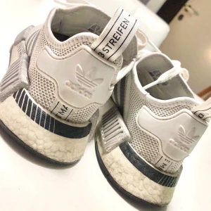 Adidas NMD - Söker mina suuuperfina nmd’s då jag fick nya i julklapp. De är i bra skick då jag endast använt de i somras. Storlek 38