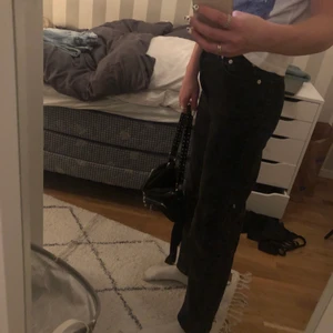 Nakd jeans - Säljer dessa nakd jeans! Säljer dom pga dessa  kommer ej till användning. Jag är 173 cm lång och jeansen går med till mina anklar :) vid frågor skicka ett pm ❤️