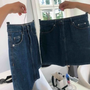  - Jeanskjol i bra skick. Frakt tillkommer💞 Säljer en likadan i svart!