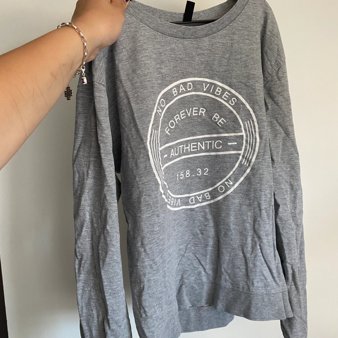 Grå collage tröja från hm - 90