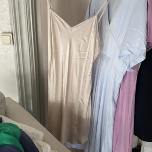 100% silkesklänning - Silkesklänning