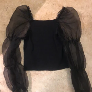 Tröja från Makedonien  - Aldrig använd tröja från Makedonien, frakt ingår 🥰 storlek S/M passar xs/s