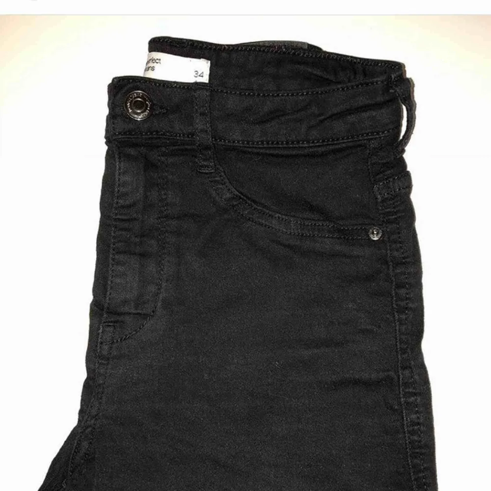 Jeans shorts från Gina tricot, köparen står för frakt . Shorts.