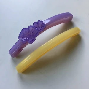 Supersöta hårspännen - Hårspännen i gult och lila. I bra skick💜💜💛💛