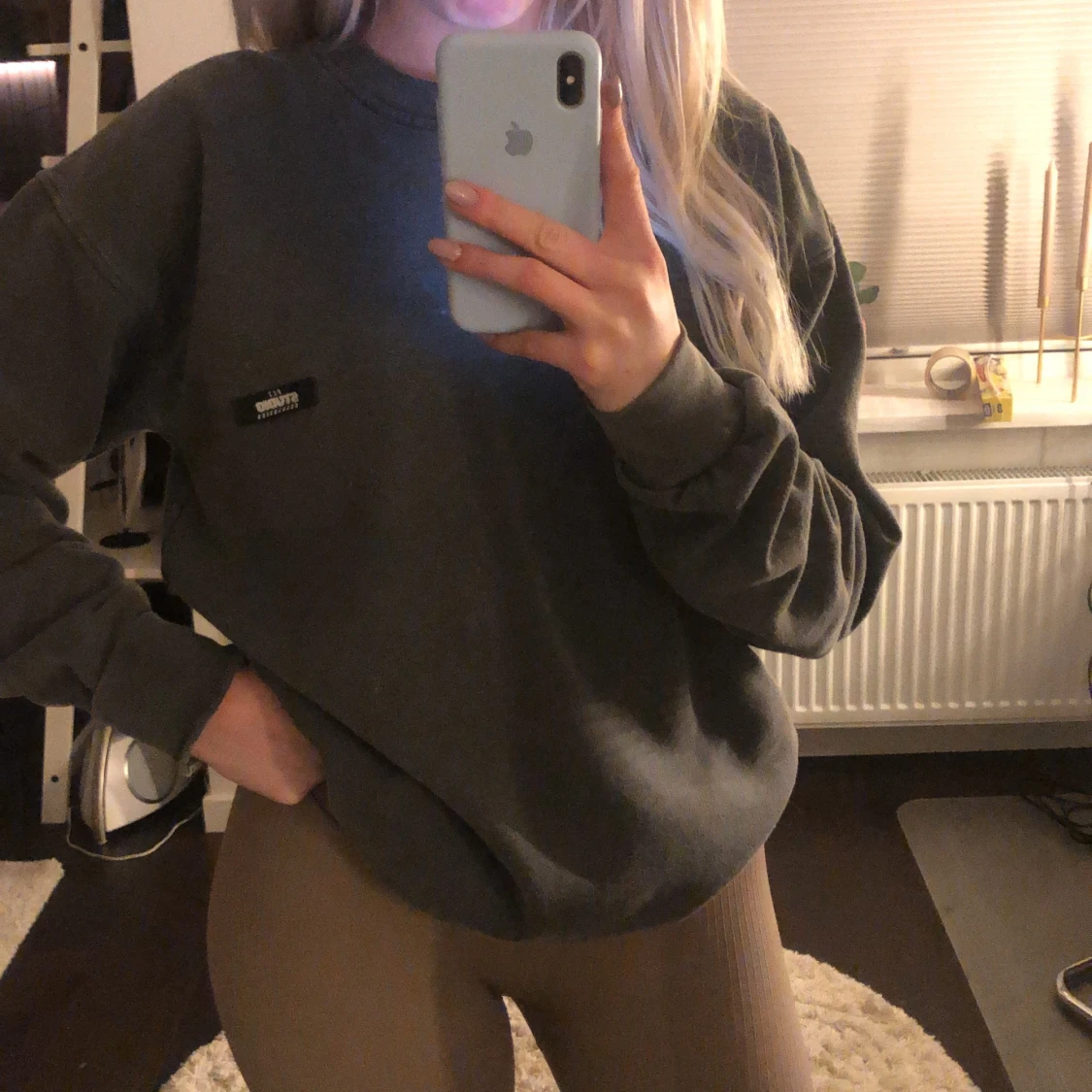 Grå sweatshirt