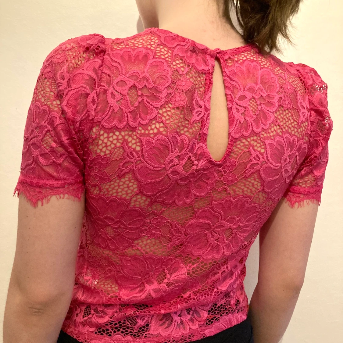 Söt rosa spetstopp i storlek S  - 90